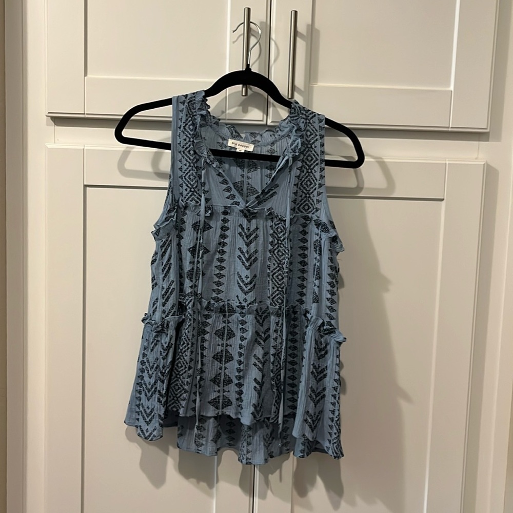 Blue Tank, Medium